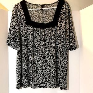 Olivia Paige short sleeve size 1x black white top office